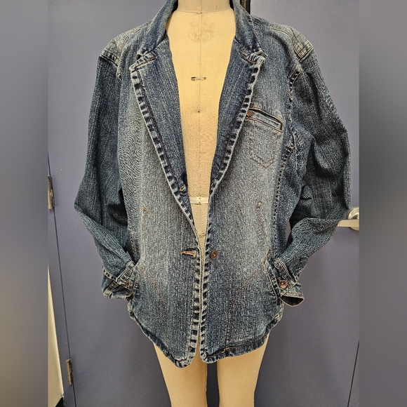 Like New 1X l.a. blues Stylish Jean Jacket, 3 Pockets, Fun Stitching Accents - Picture 14 of 14